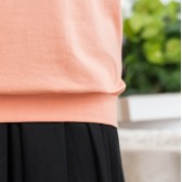 大尺碼領口壓線假2件式棉質素面上衣 (粉橘色)