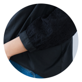 荷葉領口緹花袖排釦大尺碼襯衫(黑色)
