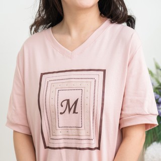 大尺碼V領框框M圖前短後長T恤(粉色)